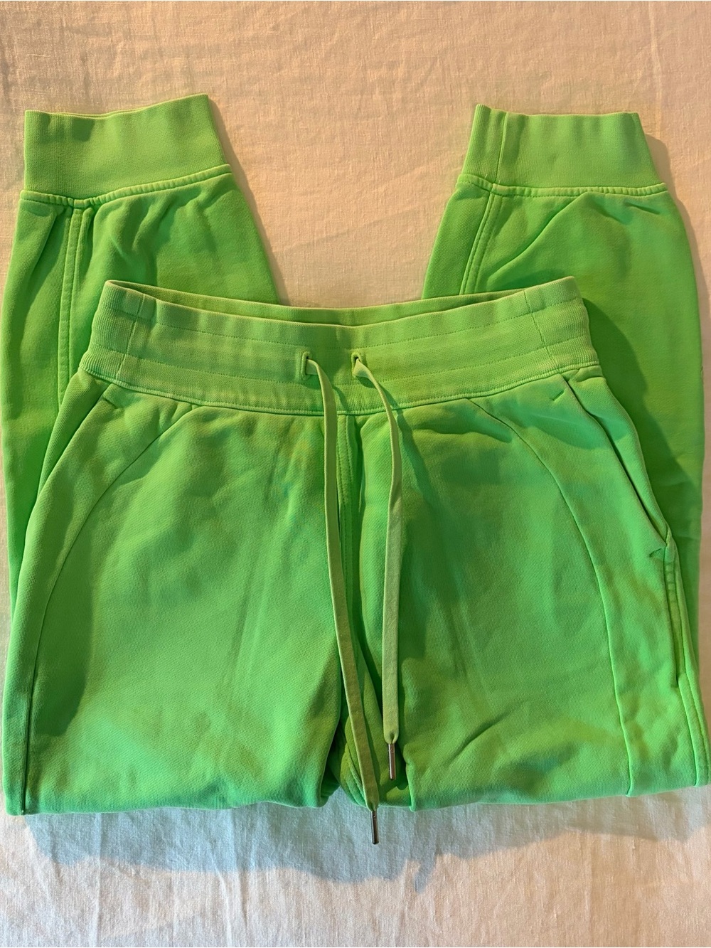 lululemon athletica scuba neon high rise cropped jogger